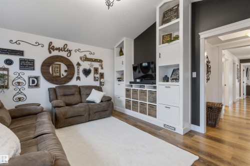 23 Meadowview Landing, Spruce Grove, AB 