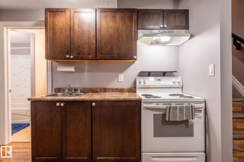 1 12042 101 Street, Edmonton, AB 