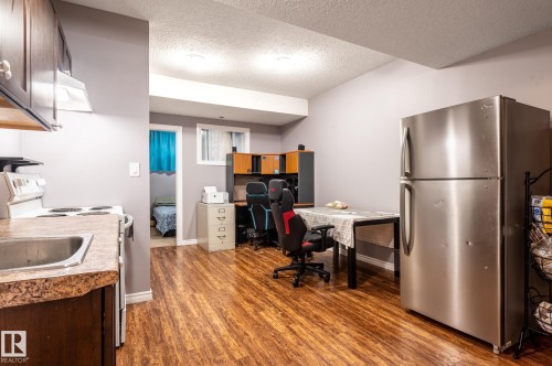 1 12042 101 Street, Edmonton, AB 