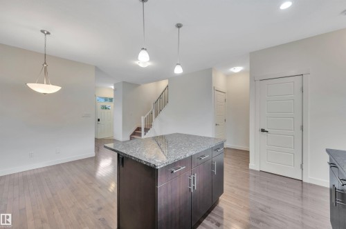908 Valour Way, Edmonton, AB - Indoor Photo Showing Kitchen