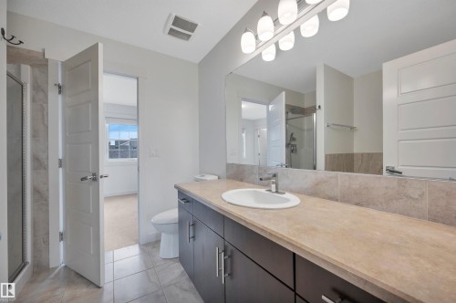 908 Valour Way, Edmonton, AB - Indoor Photo Showing Bathroom