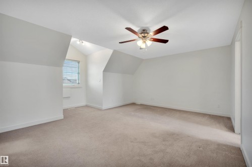 908 Valour Way, Edmonton, AB - Indoor Photo Showing Other Room