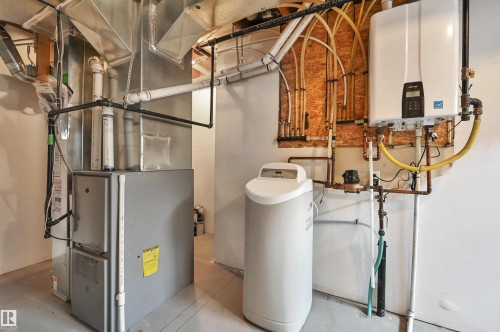 908 Valour Way, Edmonton, AB - Indoor Photo Showing Basement