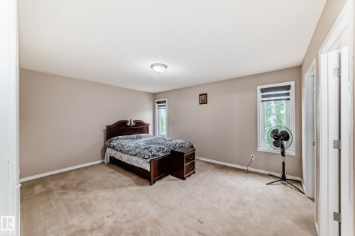 3994 Mcmullen Green Green, Edmonton, AB 