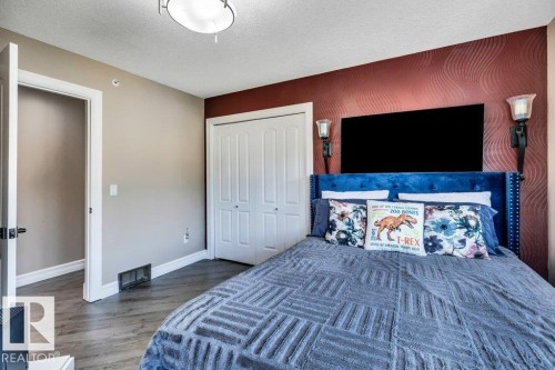 74-53302 261 Range Road, Rural Parkland County, AB - Indoor Photo Showing Bedroom