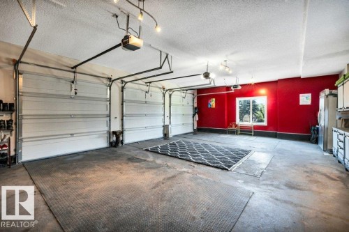 74-53302 261 Range Road, Rural Parkland County, AB - Indoor Photo Showing Garage