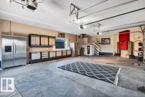 74-53302 261 Range Road, Rural Parkland County, AB - Indoor Photo Showing Garage