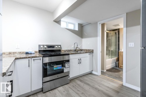 6303 89 Avenue, Edmonton, AB - Indoor Photo Showing Kitchen