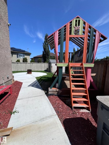 Playhouse. - 13408 162 Avenue Nw, Edmonton, AB - Outdoor