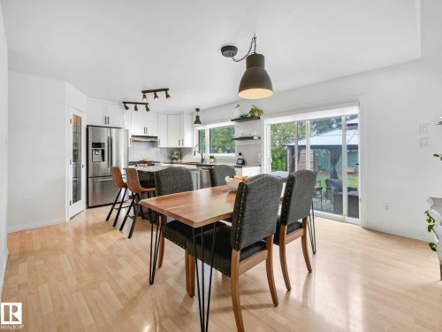 920 Haliburton Road, Edmonton, AB - Indoor Photo Showing Dining Room