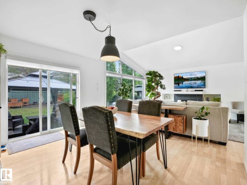 920 Haliburton Road, Edmonton, AB - Indoor Photo Showing Dining Room