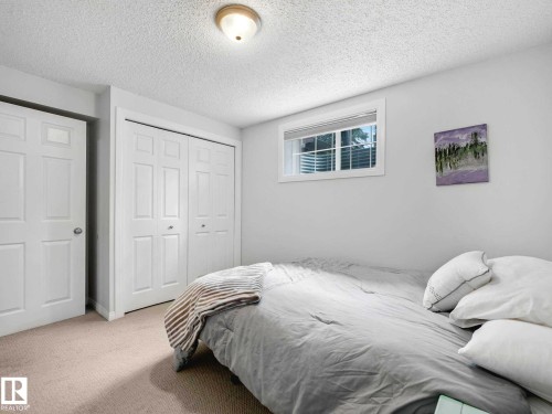 920 Haliburton Road, Edmonton, AB - Indoor Photo Showing Bedroom