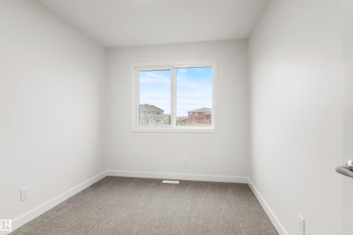5730 Hawthorn Common, Edmonton, AB - Indoor Photo Showing Other Room