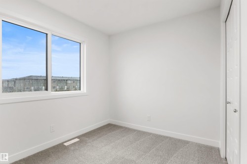 5730 Hawthorn Common, Edmonton, AB - Indoor Photo Showing Other Room