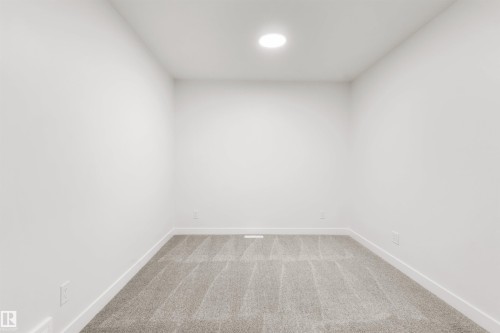 5730 Hawthorn Common, Edmonton, AB - Indoor Photo Showing Other Room