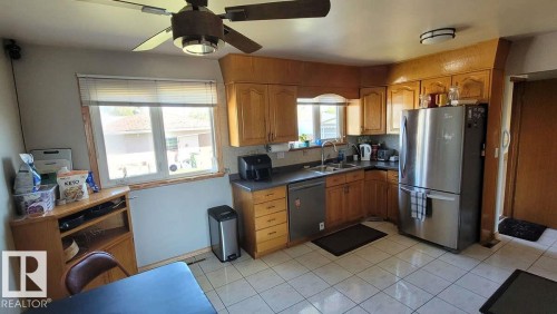 7220 131A Avenue, Edmonton, AB - Indoor Photo Showing Kitchen With Double Sink
