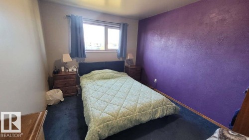 7220 131A Avenue, Edmonton, AB - Indoor Photo Showing Bedroom