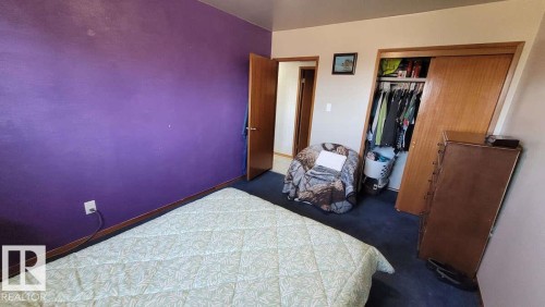 7220 131A Avenue, Edmonton, AB - Indoor Photo Showing Bedroom
