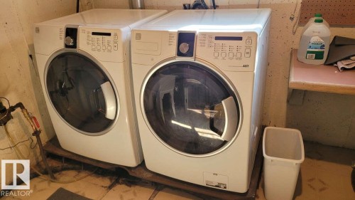 7220 131A Avenue, Edmonton, AB - Indoor Photo Showing Laundry Room