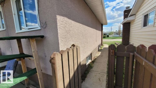 7220 131A Avenue, Edmonton, AB - Outdoor With Exterior