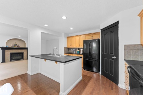 1951 120 Street, Edmonton, AB - Indoor Photo Showing Kitchen