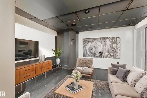 1951 120 Street, Edmonton, AB - Indoor Photo Showing Living Room