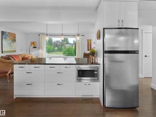 8603 73 Street, Edmonton, AB - Indoor Photo Showing Kitchen