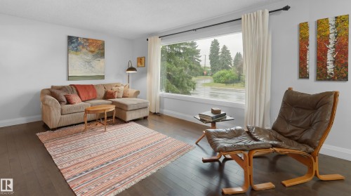 8603 73 Street, Edmonton, AB - Indoor Photo Showing Living Room