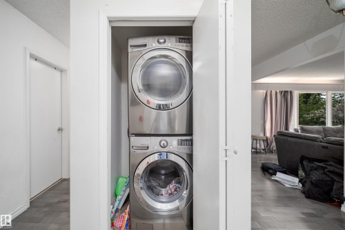 Laundry room - 6403 132 Street, Edmonton, AB - Indoor Photo Showing Laundry Room