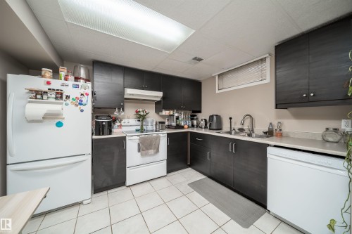 Kitchen - 6403 132 Street, Edmonton, AB - Indoor Photo Showing Kitchen