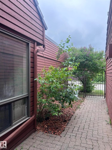 23 500 Lessard Drive, Edmonton, AB 