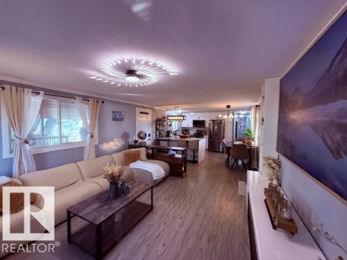 25 Ridgeway Drive, Edmonton, AB - Indoor Photo Showing Living Room