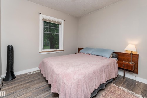 11228 67 Street, Edmonton, AB - Indoor Photo Showing Bedroom