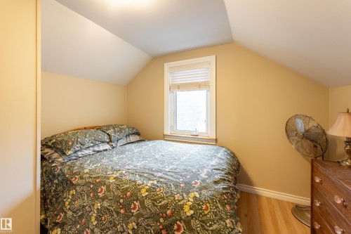 11228 67 Street, Edmonton, AB - Indoor Photo Showing Bedroom