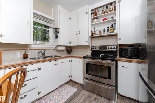 11228 67 Street, Edmonton, AB - Indoor Photo Showing Kitchen With Double Sink
