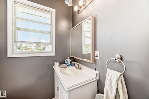 10958 65 Avenue, Edmonton, AB 
