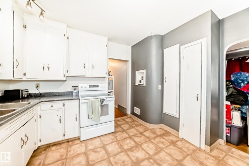 10958 65 Avenue, Edmonton, AB 