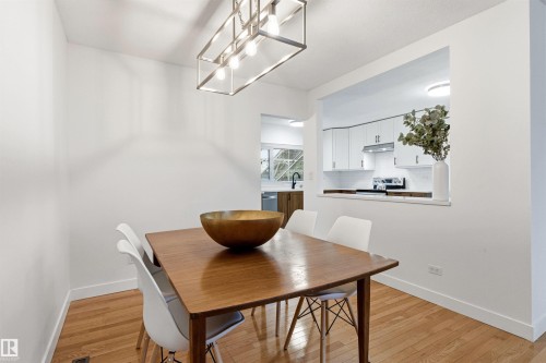 11135 49 Avenue, Edmonton, AB 