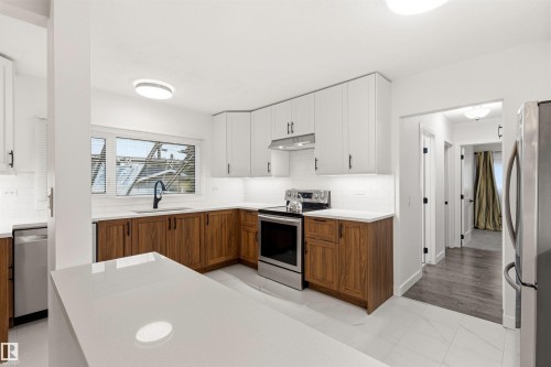 11135 49 Avenue, Edmonton, AB 