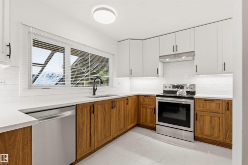 11135 49 Avenue, Edmonton, AB 