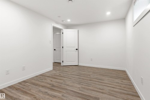 11135 49 Avenue, Edmonton, AB 