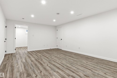 11135 49 Avenue, Edmonton, AB 