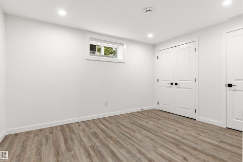 11135 49 Avenue, Edmonton, AB 