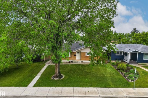 11135 49 Avenue, Edmonton, AB 