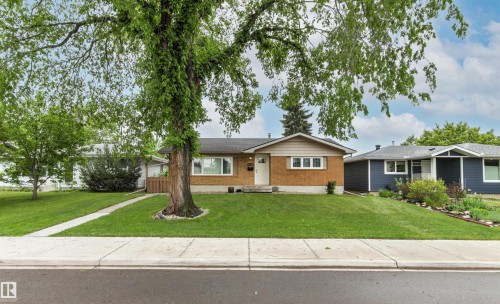 11135 49 Avenue, Edmonton, AB 