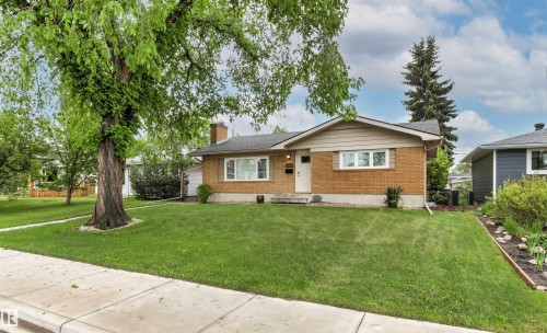 11135 49 Avenue, Edmonton, AB 