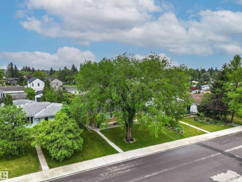 11135 49 Avenue, Edmonton, AB 