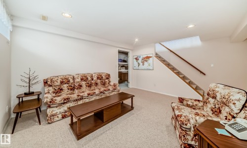 49 9718 176 Street, Edmonton, AB 
