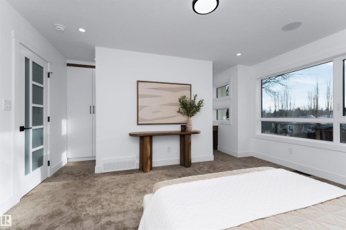 9624 86 Street, Edmonton, AB - Indoor Photo Showing Bedroom