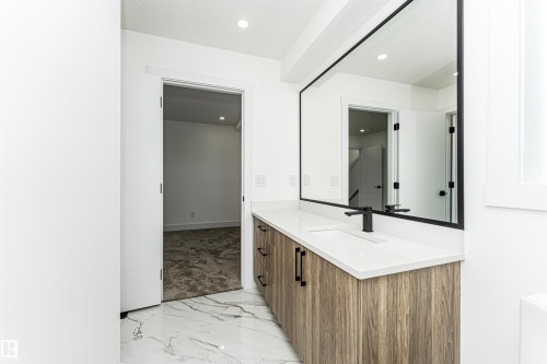 9624 86 Street, Edmonton, AB - Indoor